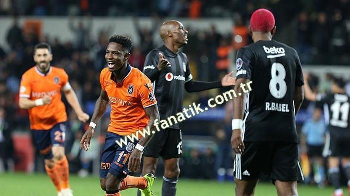 Başakşehir-Beşiktaş maçından kareler