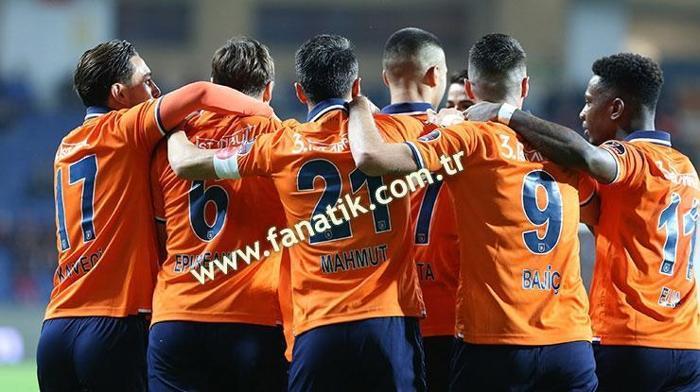 Başakşehir-Beşiktaş maçından kareler