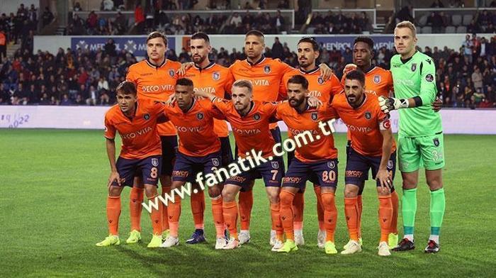 Başakşehir-Beşiktaş maçından kareler