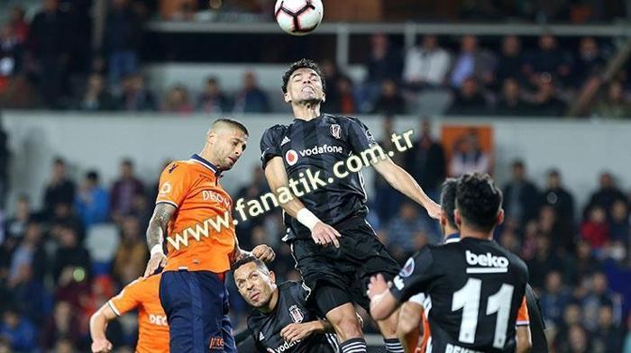 Başakşehir-Beşiktaş maçından kareler