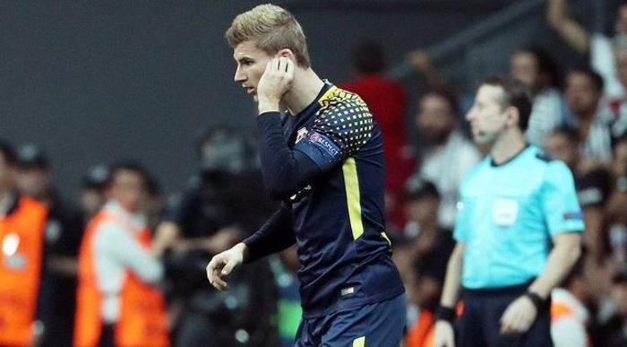Borussia Dortmund, Beşiktaş taraftarıyla tanıştı Kulaklar tıkalı, gözler şaşkın