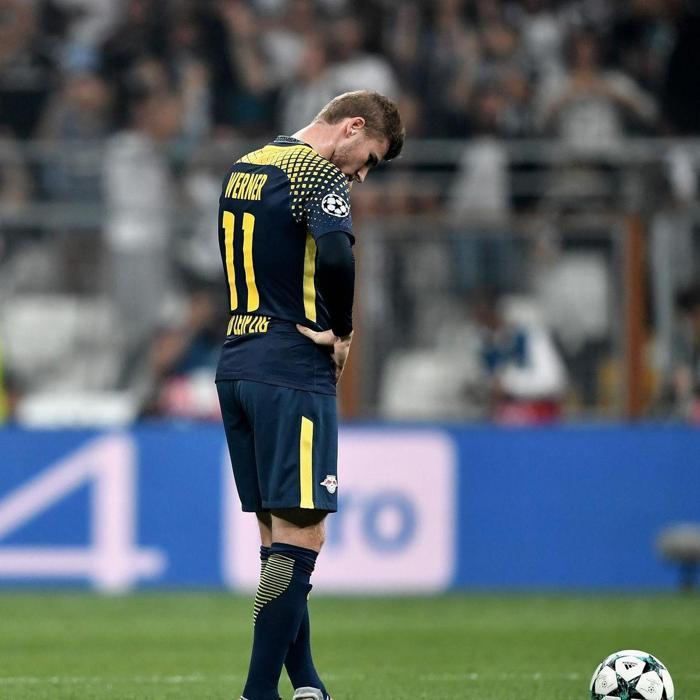 Borussia Dortmund, Beşiktaş taraftarıyla tanıştı Kulaklar tıkalı, gözler şaşkın