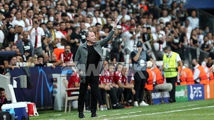 Borussia Dortmund, Beşiktaş taraftarıyla tanıştı Kulaklar tıkalı, gözler şaşkın
