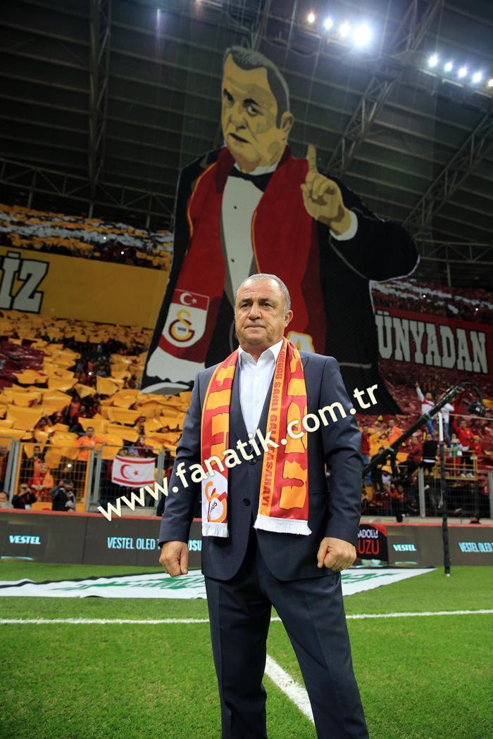 Galatasaray - Fenerbahçe derbisindeki olaylardan kareler