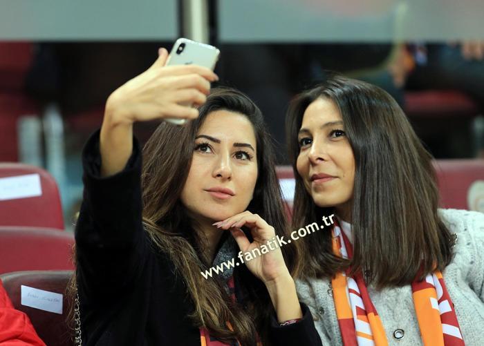 Galatasaray - Fenerbahçe derbisindeki olaylardan kareler