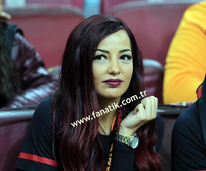 Galatasaray - Fenerbahçe derbisindeki olaylardan kareler