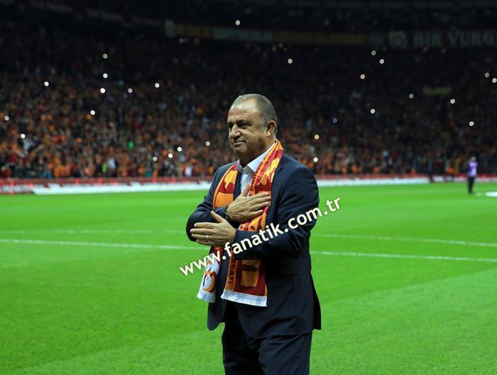 Galatasaray - Fenerbahçe derbisindeki olaylardan kareler