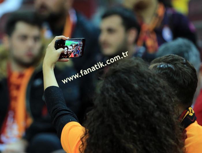 Galatasaray - Fenerbahçe derbisindeki olaylardan kareler