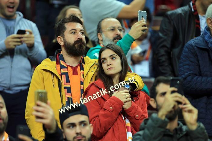 Galatasaray - Fenerbahçe derbisindeki olaylardan kareler