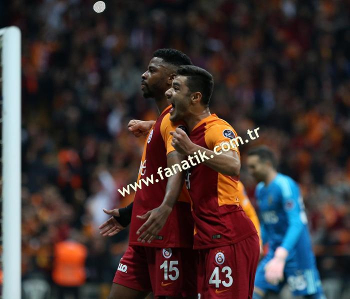Galatasaray - Fenerbahçe derbisindeki olaylardan kareler
