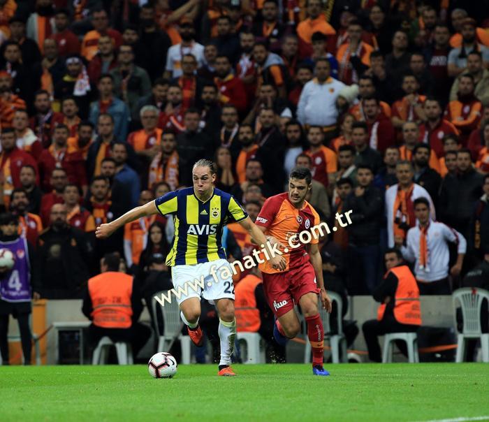 Galatasaray - Fenerbahçe derbisindeki olaylardan kareler