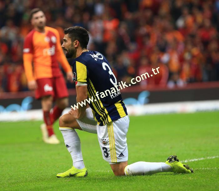 Galatasaray - Fenerbahçe derbisindeki olaylardan kareler