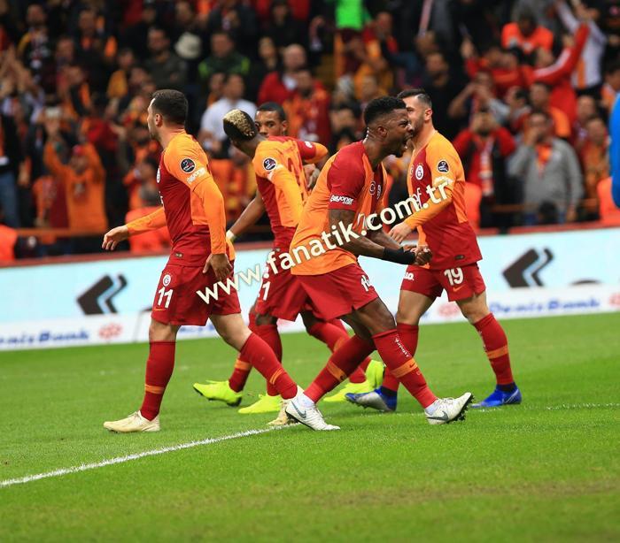 Galatasaray - Fenerbahçe derbisindeki olaylardan kareler