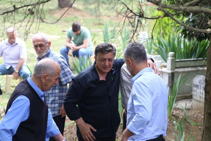 Yılmaz Vural, vefat eden babasını son yolculuğuna uğurladı