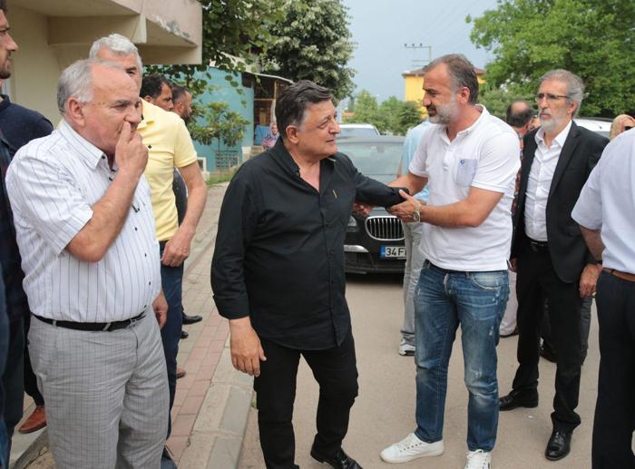 Yılmaz Vural, vefat eden babasını son yolculuğuna uğurladı