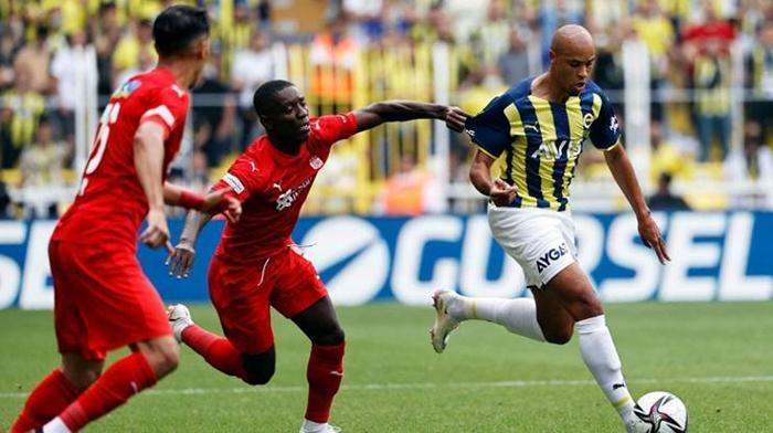 Tisserand çıktı Szalai girdi
