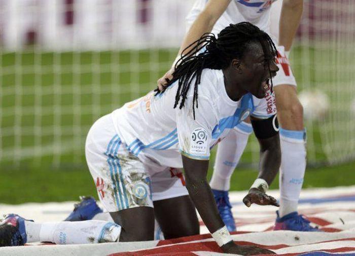 Galatasaray için gemileri yaktı Bafetimbi Gomis...