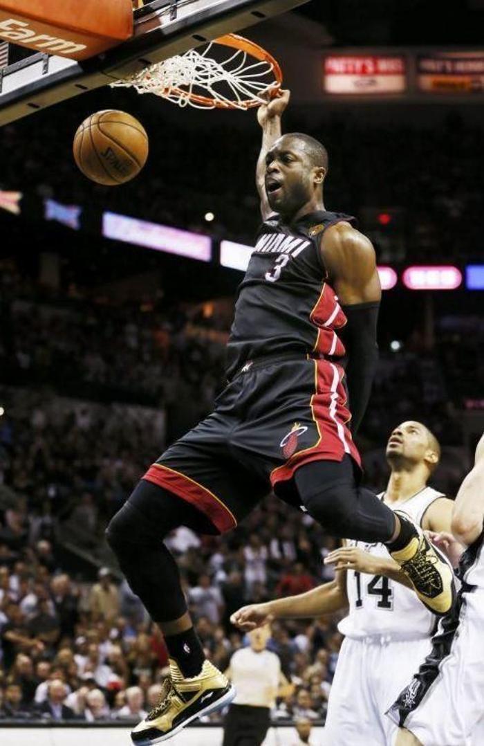 DWYANE WADE (BASKETBOL)