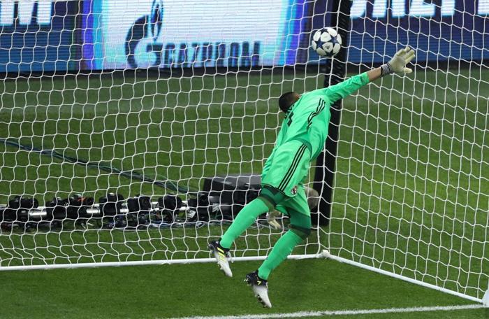 İşte Mandzukicin Real Madride attığı röveşata golü