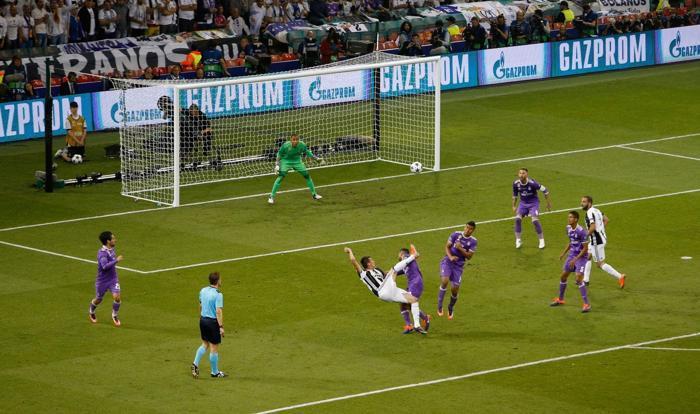 İşte Mandzukicin Real Madride attığı röveşata golü