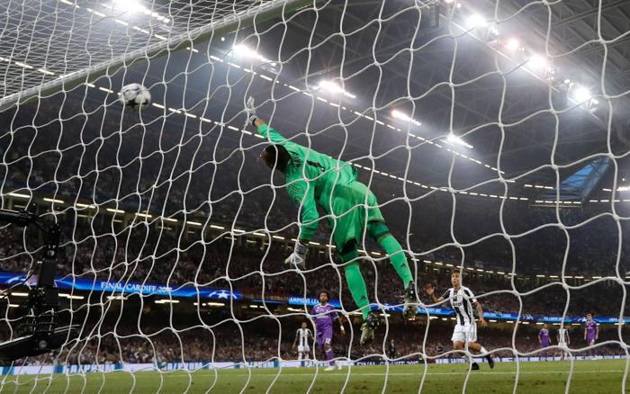 İşte Mandzukicin Real Madride attığı röveşata golü