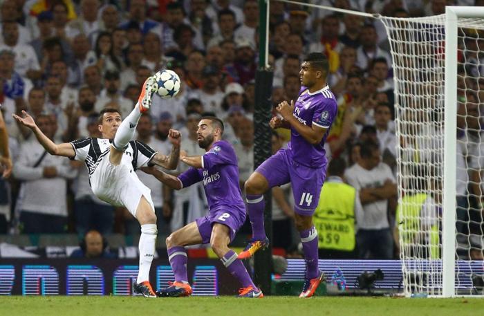 İşte Mandzukicin Real Madride attığı röveşata golü