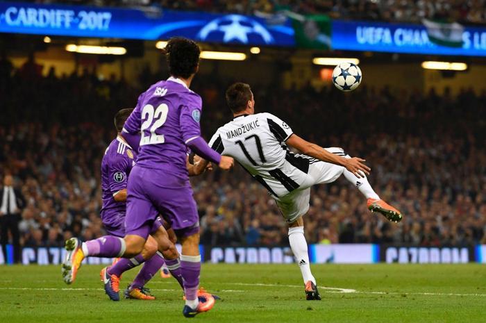 İşte Mandzukicin Real Madride attığı röveşata golü