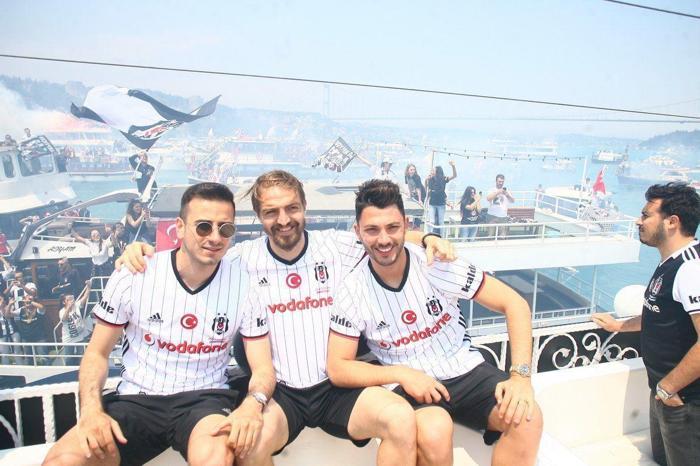 Beşiktaş donanması İstanbul Boğazında
