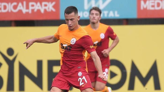 Son dakika Galatasaray haberi Fatih Terim Trabzonspor maçı öncesinde iki futbolcuyla özel görüştü