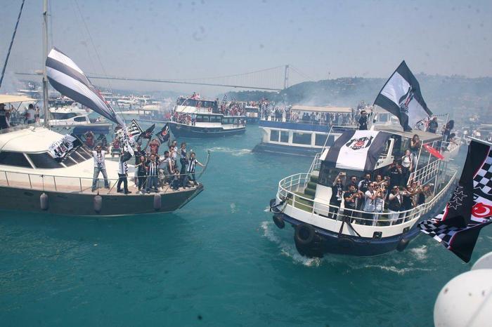 Beşiktaş donanması İstanbul Boğazında