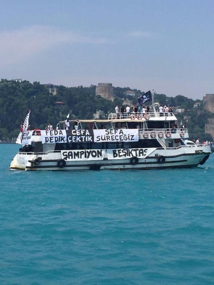 Beşiktaş donanması İstanbul Boğazında
