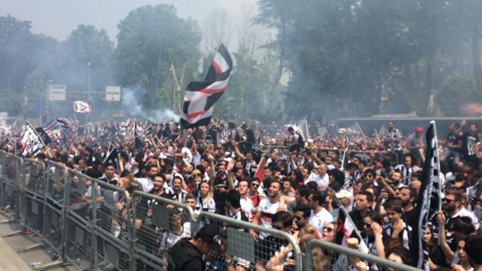 Beşiktaş donanması İstanbul Boğazında