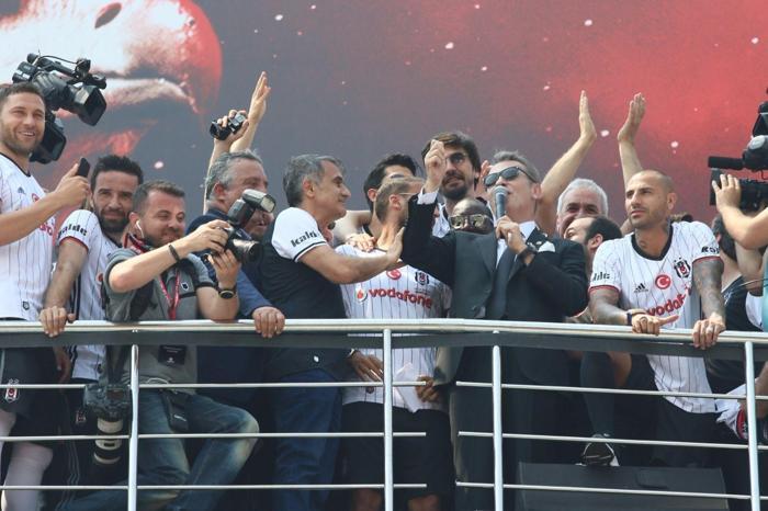 Beşiktaş donanması İstanbul Boğazında