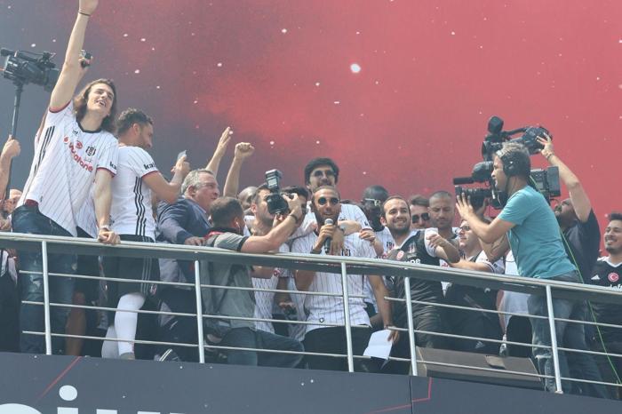 Beşiktaş donanması İstanbul Boğazında