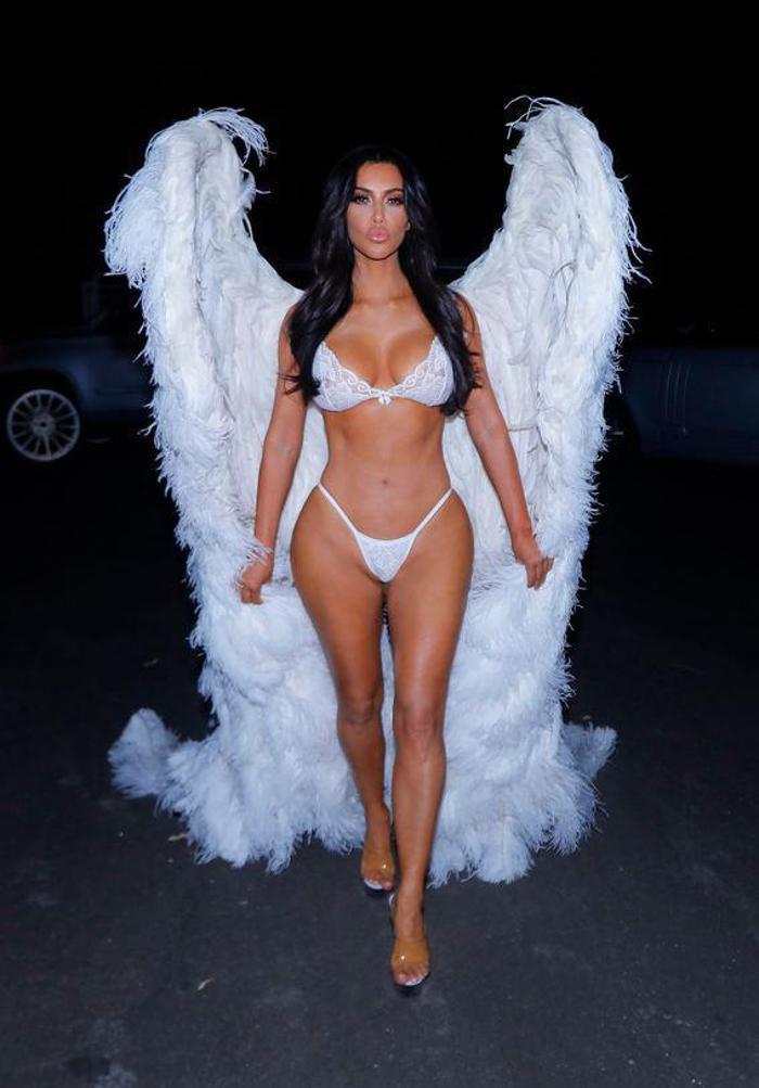 Halloween için Victorias Secret meleği oldular