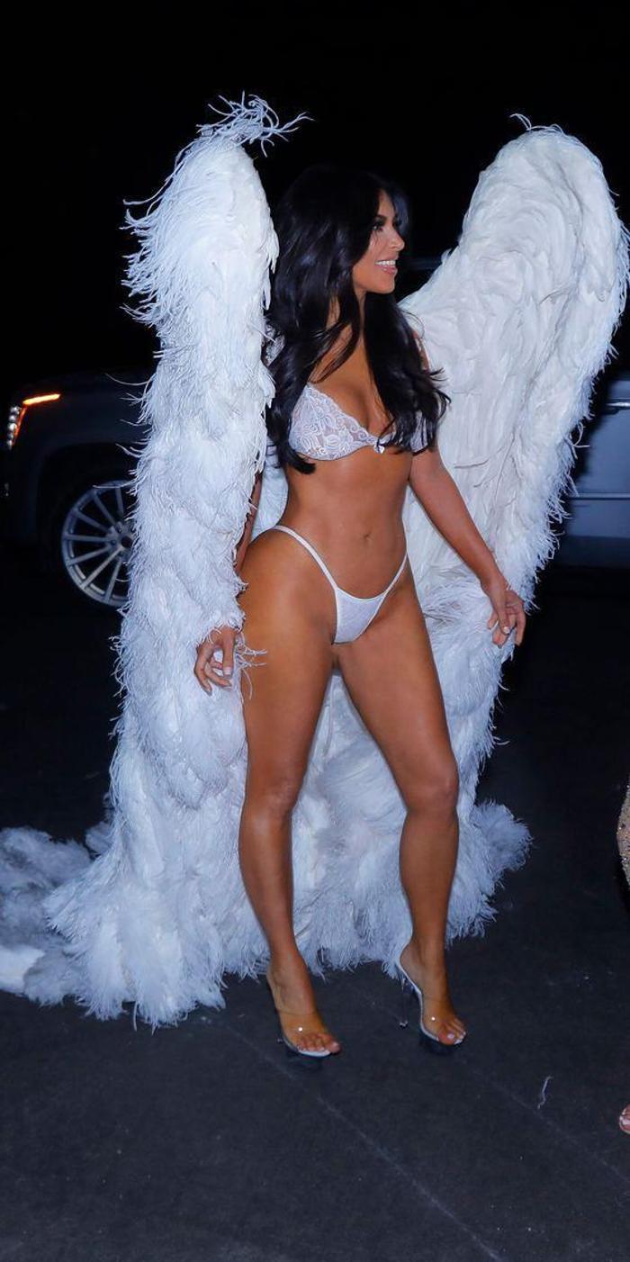 Halloween için Victorias Secret meleği oldular