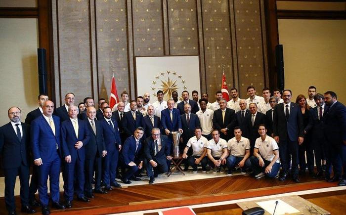 Erdoğan ve Euroleague şampiyonu oyuncular arasında geçen o sohbet