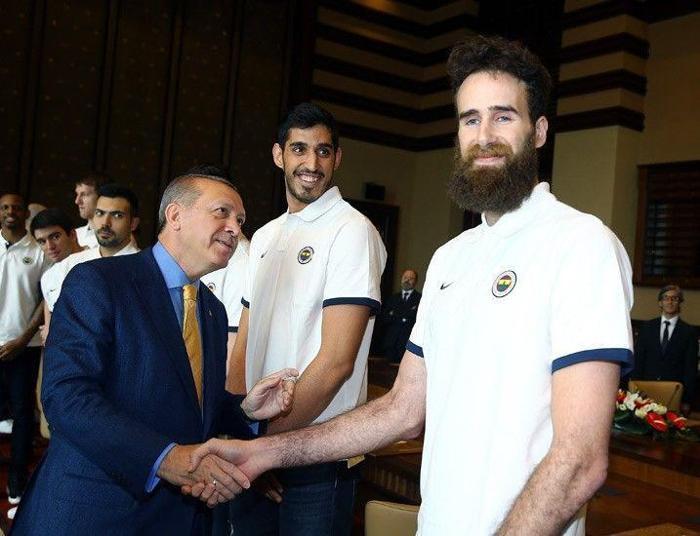 Erdoğan ve Euroleague şampiyonu oyuncular arasında geçen o sohbet