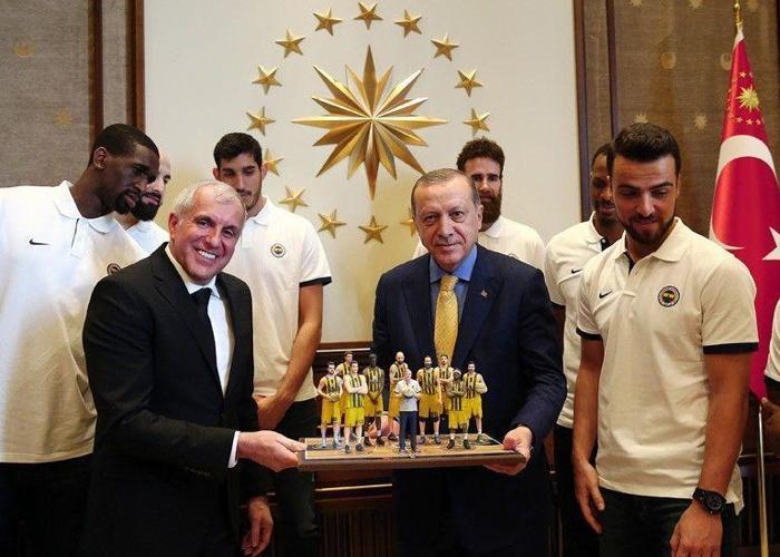 Erdoğan ve Euroleague şampiyonu oyuncular arasında geçen o sohbet