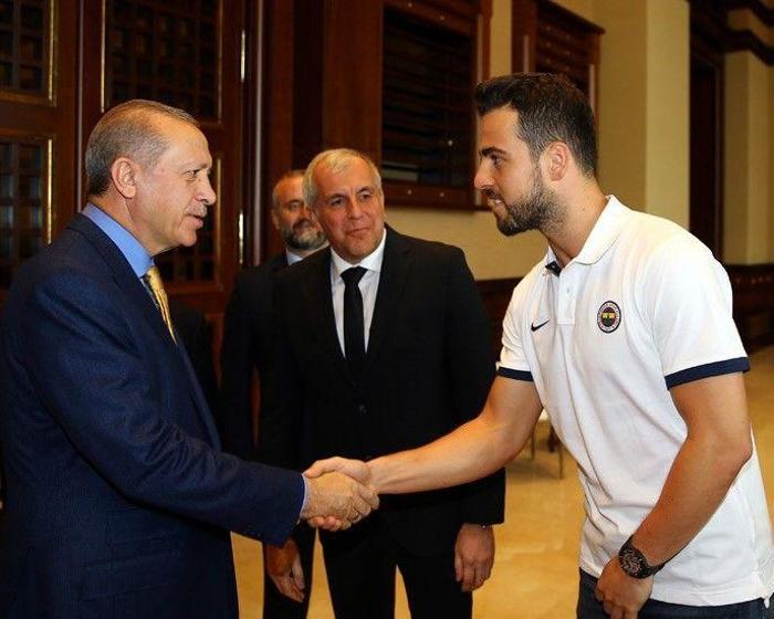 Erdoğan ve Euroleague şampiyonu oyuncular arasında geçen o sohbet