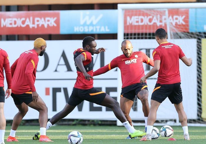 Son dakika | Galatasaraydan Feghoulinin sakatlık durumuna ilişkin açıklama