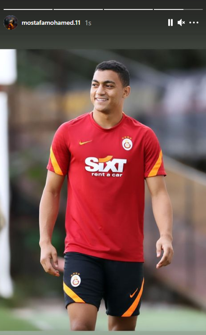 Son dakika Galatasaray haberi: Mostafa Mohamed takıma katıldı, neşeli tavırlarıyla dikkat çekti