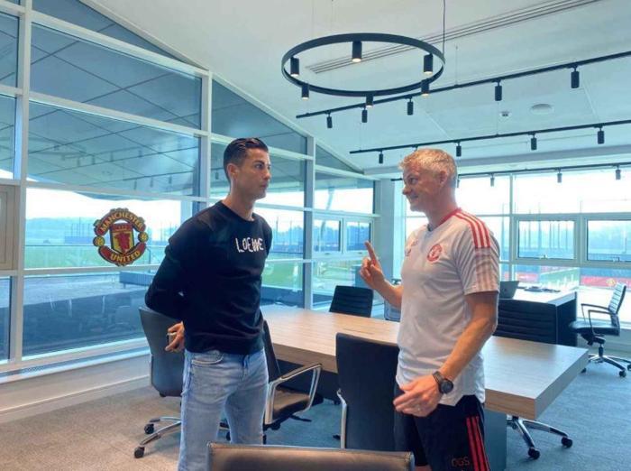 Son dakika | Cristiano Ronaldo, Manchester United ile ilk antrenmanına çıktı