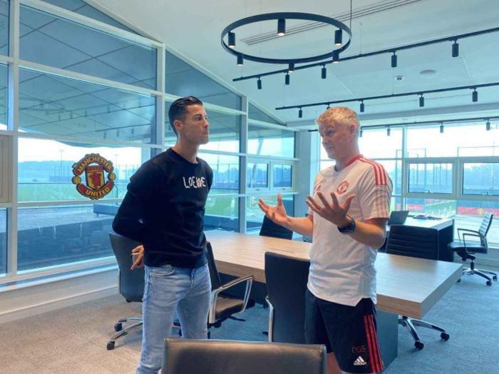 Son dakika | Cristiano Ronaldo, Manchester United ile ilk antrenmanına çıktı