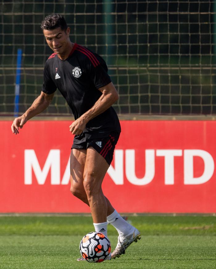 Son dakika | Cristiano Ronaldo, Manchester United ile ilk antrenmanına çıktı