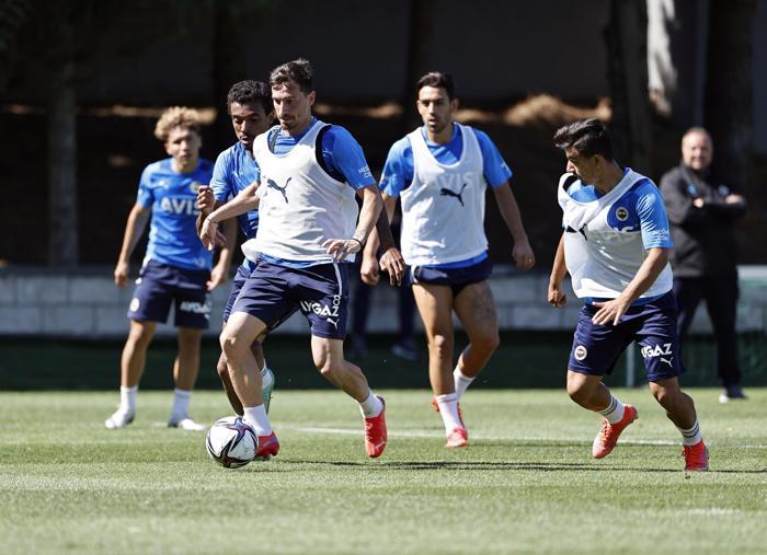 Fenerbahçede son dakika Miguel Crespo ve Pelkas takımla çalıştı