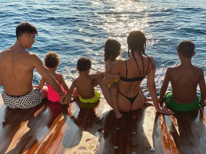 Cristiano Ronaldo - Georgina Rodriguez aşkı belgesel oluyor