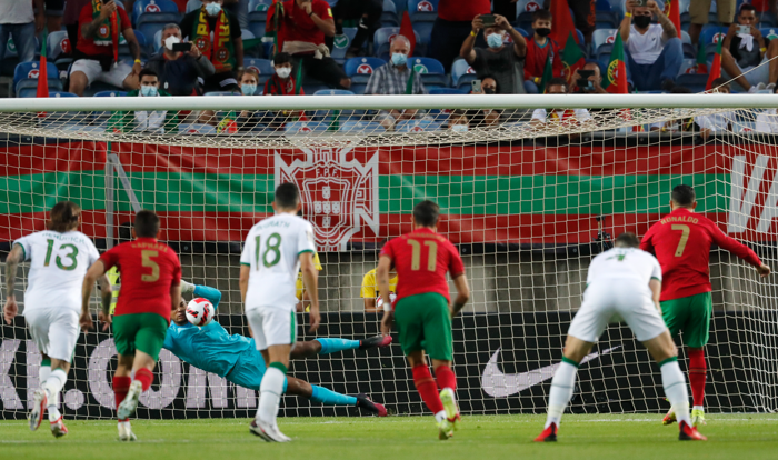 Cristiano Ronaldodan Dara OSheaye tokat İşte o anlar...