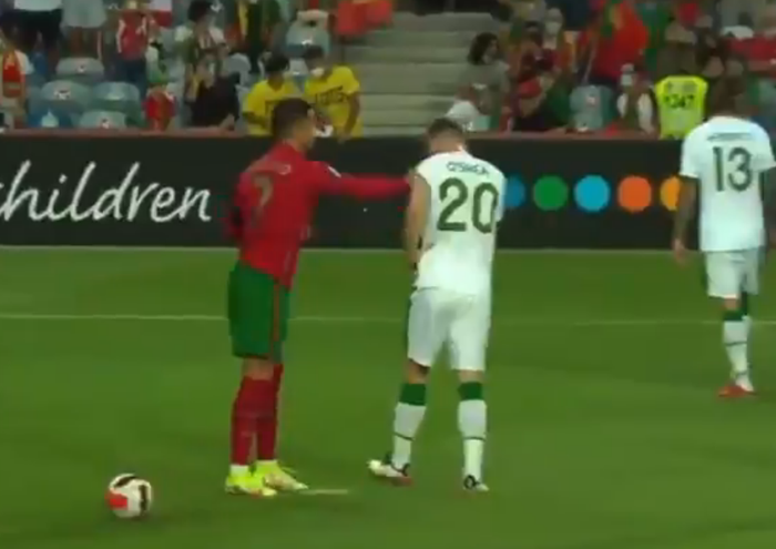 Cristiano Ronaldodan Dara OSheaye tokat İşte o anlar...