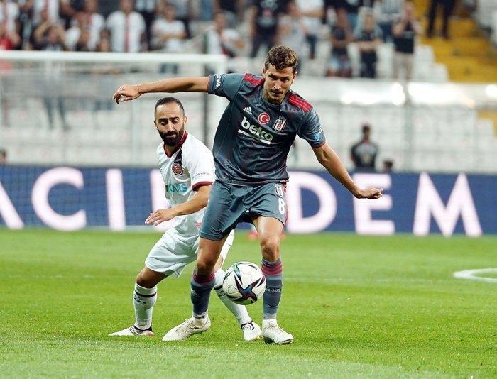 Son dakika: Beşiktaşın Montero transferinin detayları belli oldu